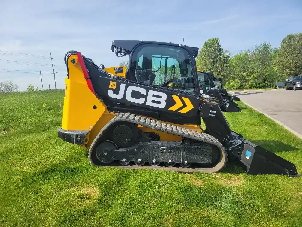 GOAL 2024 JCB 3TS-8T Skid Steers - Track