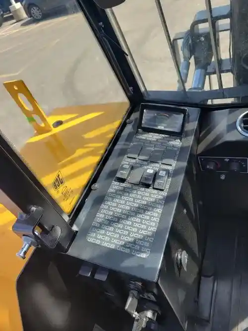2024 JCB 940 - Image 7