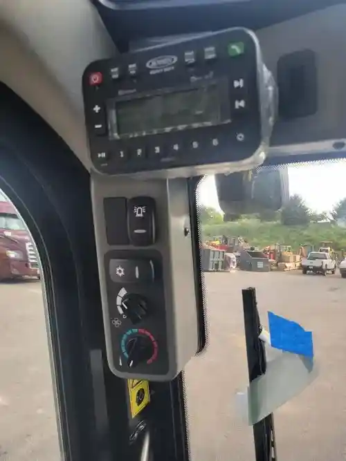 2024 JCB 215 - Image 7