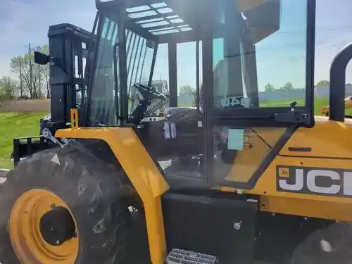2024 JCB 940 - Image 2