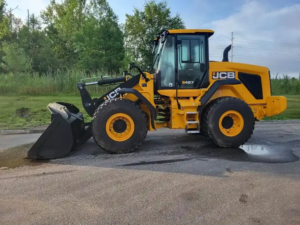 2023 JCB 427ZX