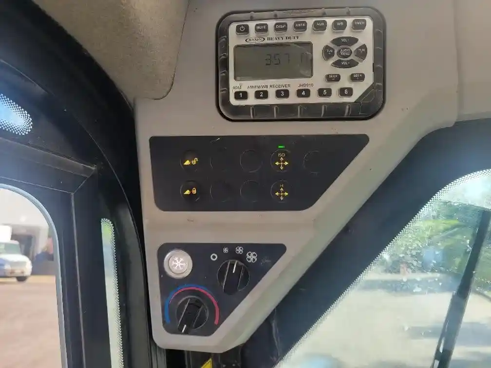 2021 JCB 270 - Image 6