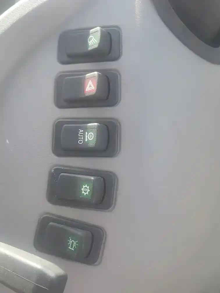 2020 CASE 580SN - Image 11