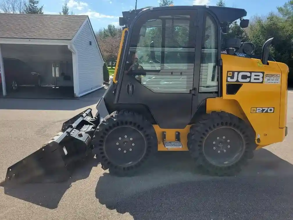 2023 JCB 270 - Image 2