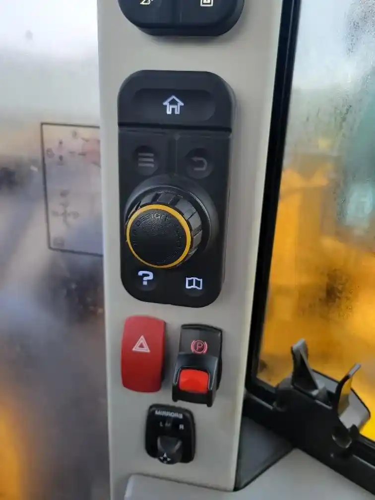 2023 JCB 427ZX - Image 9