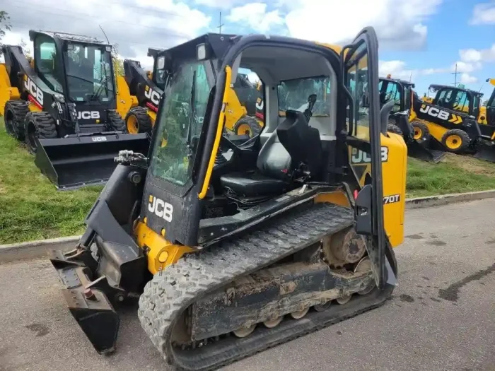 2019 JCB 270T