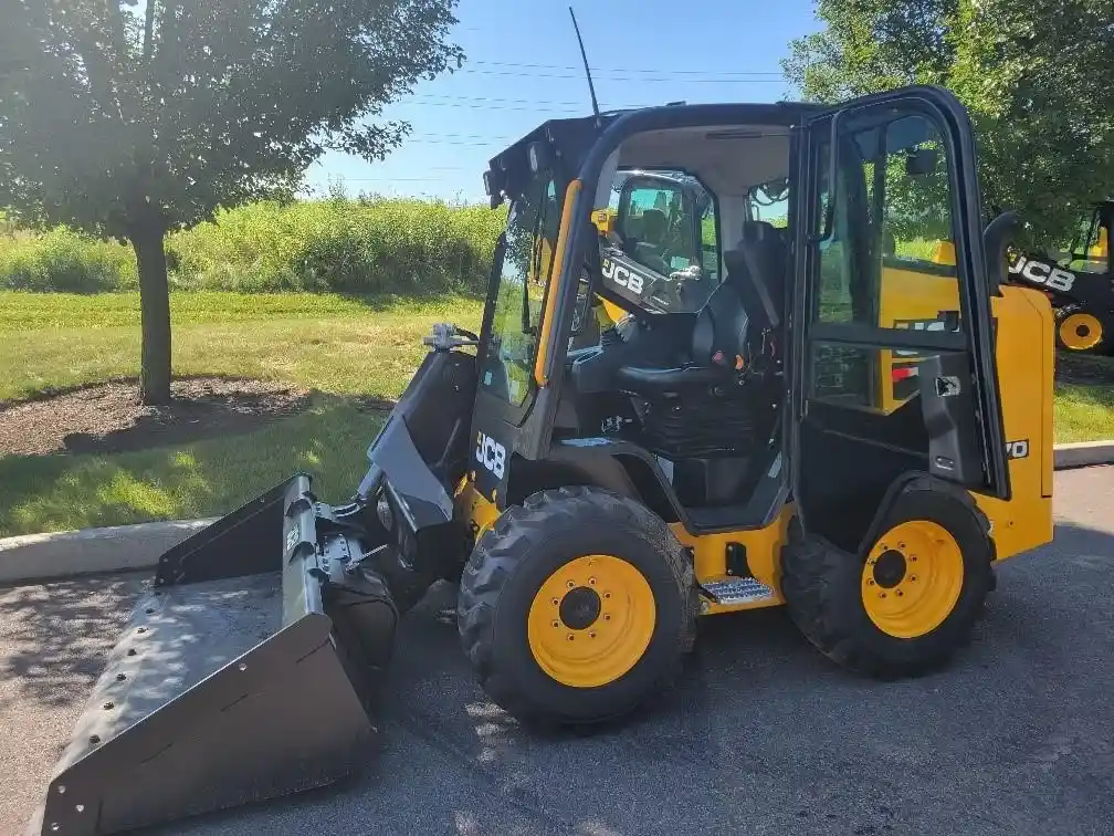 2024 JCB 270 - Image 2