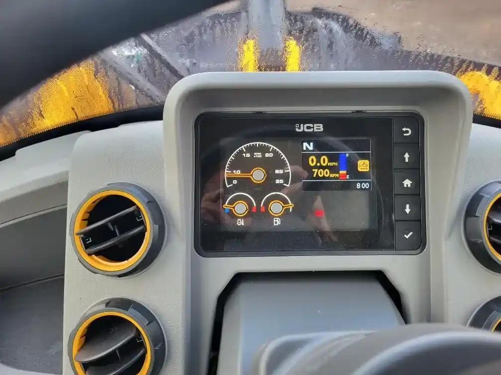 2023 JCB 427ZX - Image 8