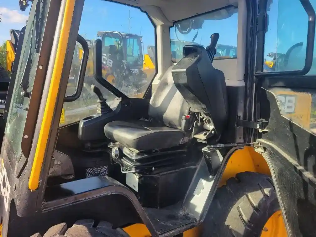 2021 JCB 270 - Image 3