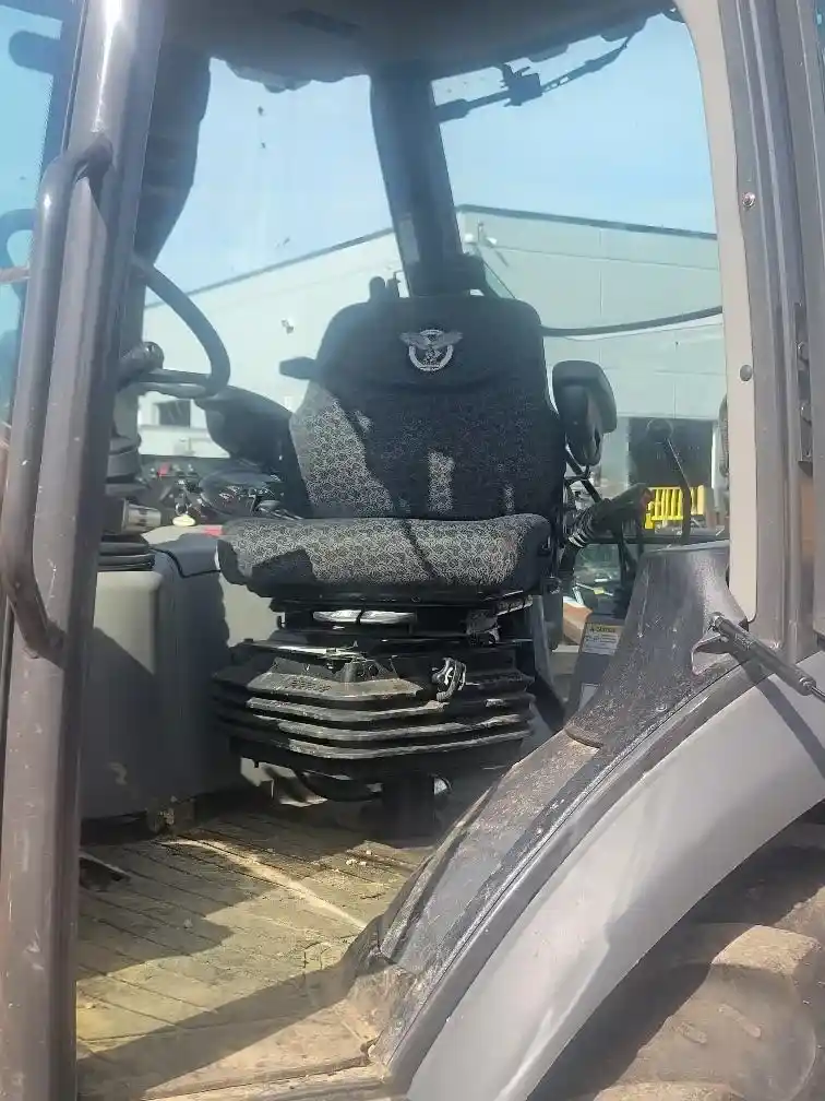 2020 CASE 580SN - Image 2